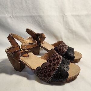 Chic Brown and Black Women's Sandals